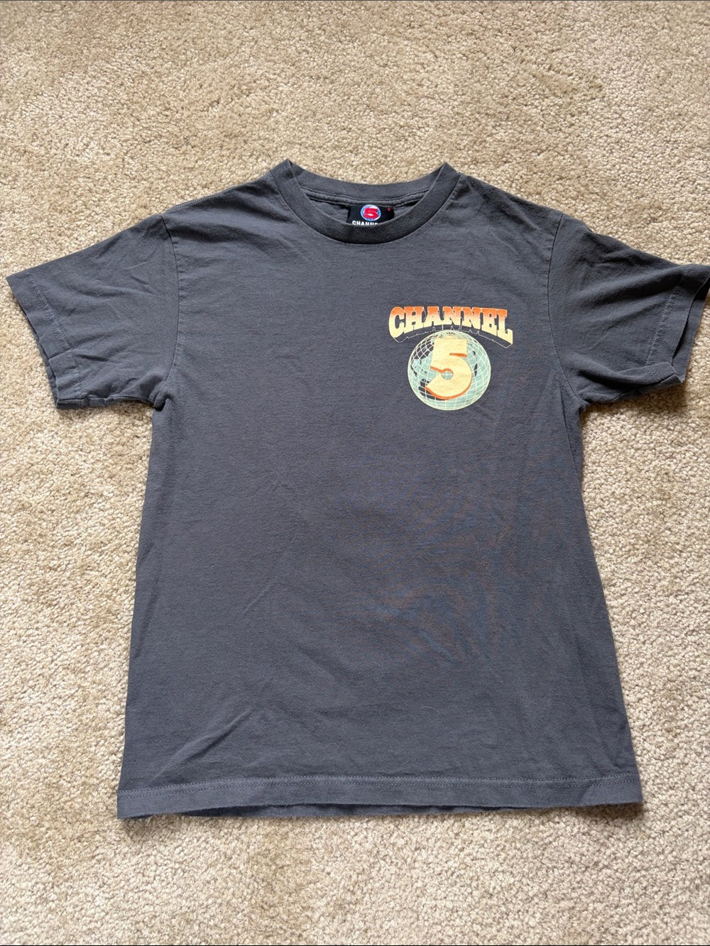 Channel 5 News Official Bigfoot Globe Gray Tshirt